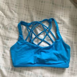 lululemon free to be wild sports bra size 6